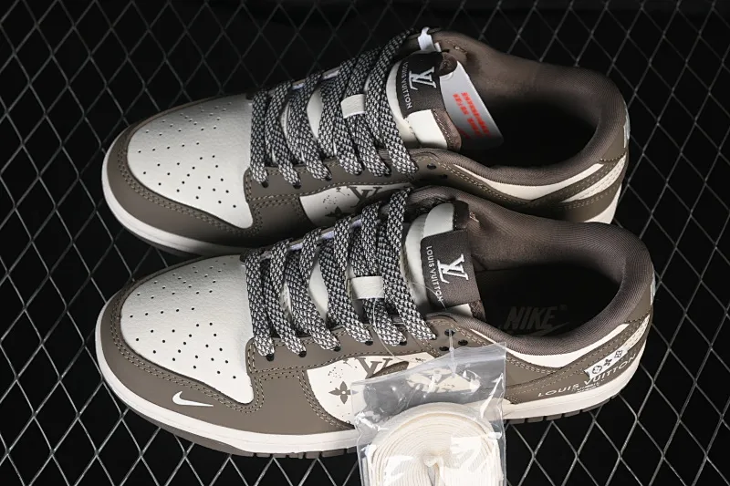 All categories Nk SB Dunk Series Nk SB Dunk Low High-end customized low-top sneakers Nike SB Dunk Low joint milk tea off-white high-end customized low-top casual sneakers XD1588-239